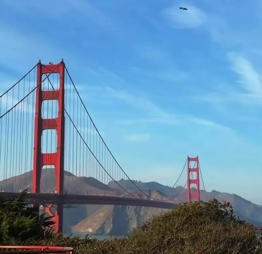 Golden Gate Post Card Viewpoint